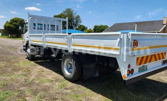 Tenga Tsaru Mercedes–Benz 1317 Chena Rori in Lusaka in Zambia Tenga Tsaru Mercedes–Benz 1317 Chena Rori in Lusaka in Zambia