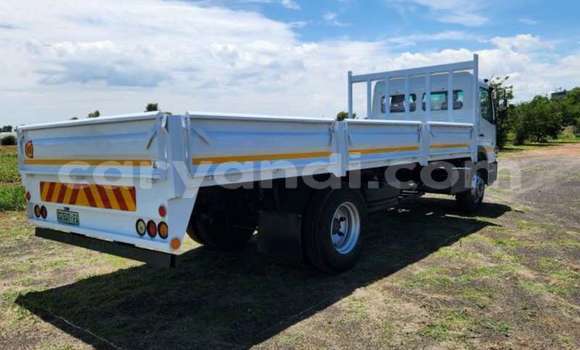 Tenga Tsaru Mercedes–Benz 1317 Chena Rori in Lusaka in Zambia Tenga Tsaru Mercedes–Benz 1317 Chena Rori in Lusaka in Zambia