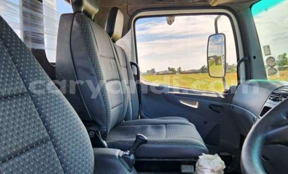 Tenga Tsaru Mercedes–Benz 1317 Chena Rori in Lusaka in Zambia Tenga Tsaru Mercedes–Benz 1317 Chena Rori in Lusaka in Zambia