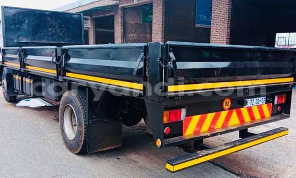 Nunua Ilio tumika Isuzu FTR 850 Nyeupe Lori ndani ya Lusaka nchini Zambia Nunua Ilio tumika Isuzu FTR 850 Nyeupe Lori ndani ya Lusaka nchini Zambia