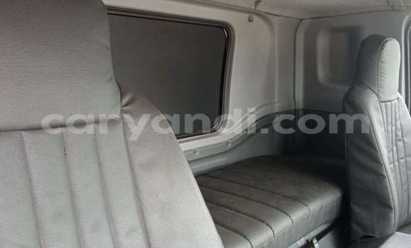 Nunua Ilio tumika Isuzu FTR 850 Nyeupe Lori ndani ya Lusaka nchini Zambia Nunua Ilio tumika Isuzu FTR 850 Nyeupe Lori ndani ya Lusaka nchini Zambia