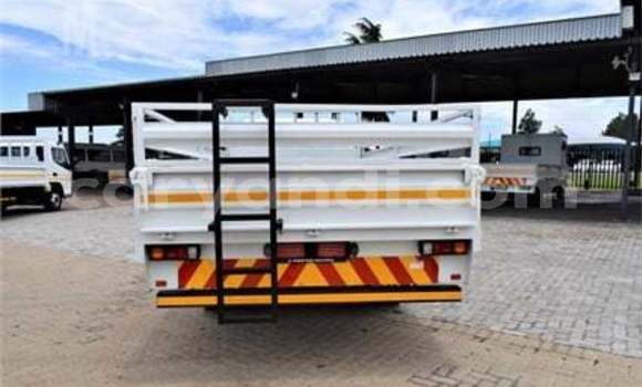 Buy Used Mitsubishi Fuso White Truck in Lusaka in Zambia