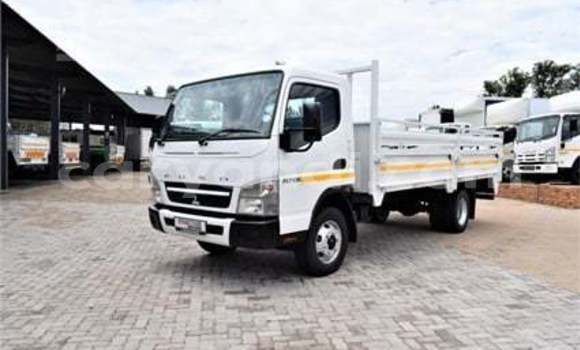 Tenga Tsaru Mitsubishi Fuso Chena Rori in Lusaka in Zambia Tenga Tsaru Mitsubishi Fuso Chena Rori in Lusaka in Zambia