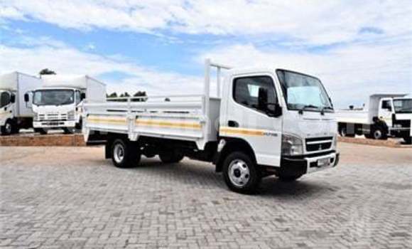Tenga Tsaru Mitsubishi Fuso Chena Rori in Lusaka in Zambia Tenga Tsaru Mitsubishi Fuso Chena Rori in Lusaka in Zambia
