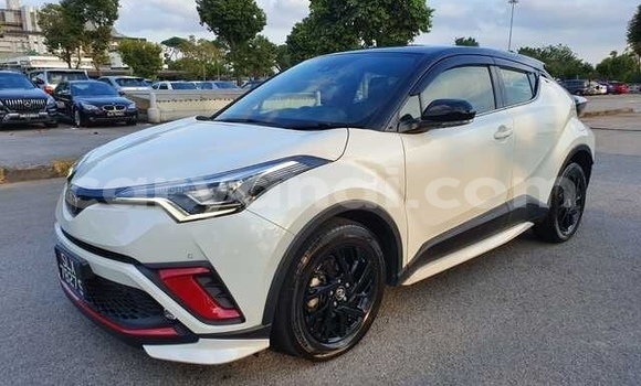 Buy Used Toyota C-HR White Car in Lusaka in Zambia Buy Used Toyota C-HR White Car in Lusaka in Zambia