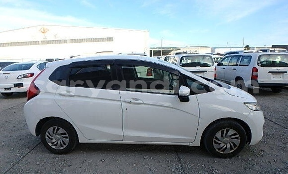 Acheter Occasion Voiture Honda FIT Blanc à Lusaka, Zambie Acheter Occasion Voiture Honda FIT Blanc à Lusaka, Zambie