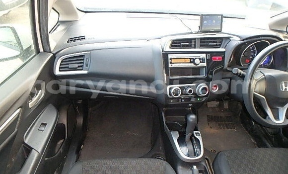 Acheter Occasion Voiture Honda FIT Blanc à Lusaka, Zambie Acheter Occasion Voiture Honda FIT Blanc à Lusaka, Zambie