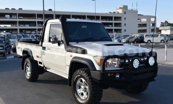 Buy Used Toyota Land Cruiser White Car in Lusaka in Zambia Buy Used Toyota Land Cruiser White Car in Lusaka in Zambia
