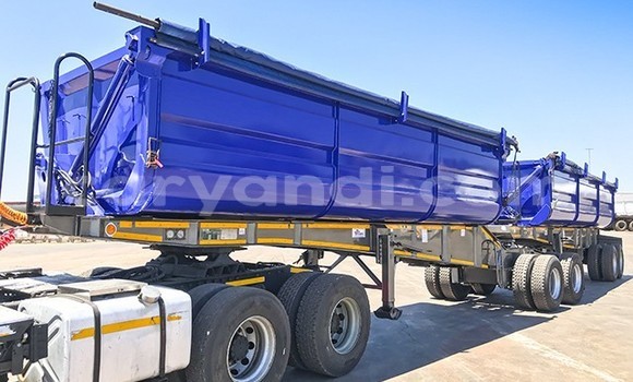 Acheter Occasion Utilitaire Mercedes–Benz Tipper Bleu à Lusaka, Zambie Acheter Occasion Utilitaire Mercedes–Benz Tipper Bleu à Lusaka, Zambie
