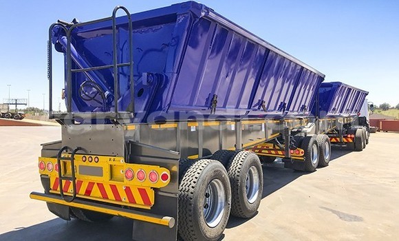 Acheter Occasion Utilitaire Mercedes–Benz Tipper Bleu à Lusaka, Zambie Acheter Occasion Utilitaire Mercedes–Benz Tipper Bleu à Lusaka, Zambie