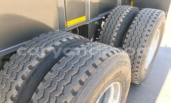 Acheter Occasion Utilitaire Mercedes–Benz Tipper Bleu à Lusaka, Zambie Acheter Occasion Utilitaire Mercedes–Benz Tipper Bleu à Lusaka, Zambie