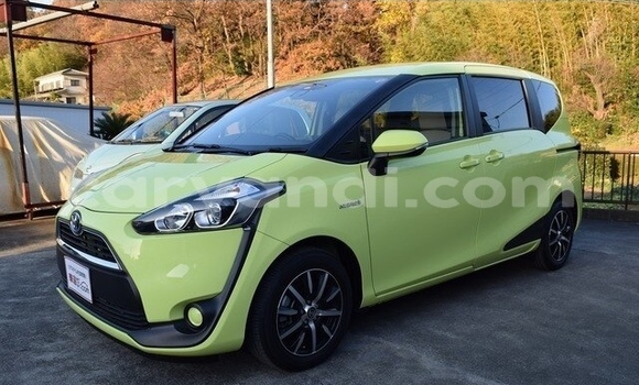 Acheter Occasion Voiture Toyota Sienta Vert à Lusaka, Zambie