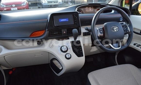 Acheter Occasion Voiture Toyota Sienta Vert à Lusaka, Zambie Acheter Occasion Voiture Toyota Sienta Vert à Lusaka, Zambie