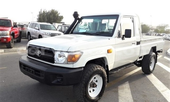 Buy Used Toyota Land Cruiser White Car in Lusaka in Zambia Buy Used Toyota Land Cruiser White Car in Lusaka in Zambia