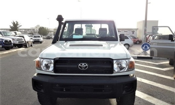 Buy Used Toyota Land Cruiser White Car in Lusaka in Zambia Buy Used Toyota Land Cruiser White Car in Lusaka in Zambia