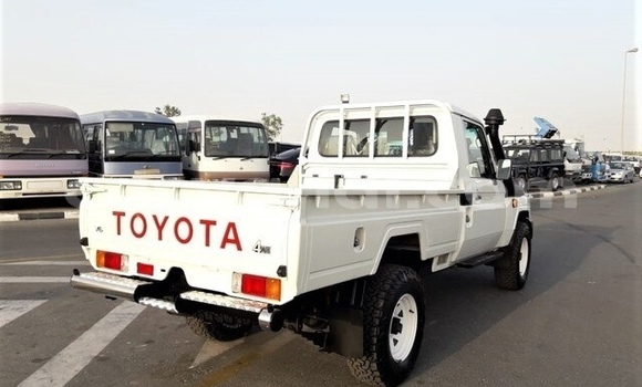 Buy Used Toyota Land Cruiser White Car in Lusaka in Zambia Buy Used Toyota Land Cruiser White Car in Lusaka in Zambia
