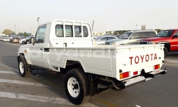 Buy Used Toyota Land Cruiser White Car in Lusaka in Zambia Buy Used Toyota Land Cruiser White Car in Lusaka in Zambia