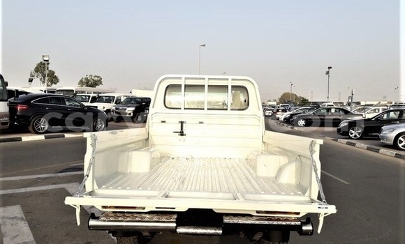 Buy Used Toyota Land Cruiser White Car in Lusaka in Zambia Buy Used Toyota Land Cruiser White Car in Lusaka in Zambia