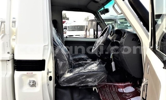 Buy Used Toyota Land Cruiser White Car in Lusaka in Zambia Buy Used Toyota Land Cruiser White Car in Lusaka in Zambia