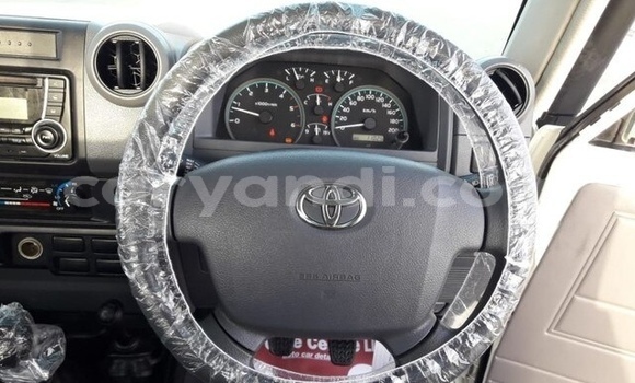 Buy Used Toyota Land Cruiser White Car in Lusaka in Zambia Buy Used Toyota Land Cruiser White Car in Lusaka in Zambia