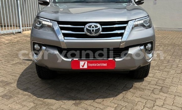 Acheter Occasion Voiture Toyota Fortuner Gris à Lusaka, Zambie Acheter Occasion Voiture Toyota Fortuner Gris à Lusaka, Zambie