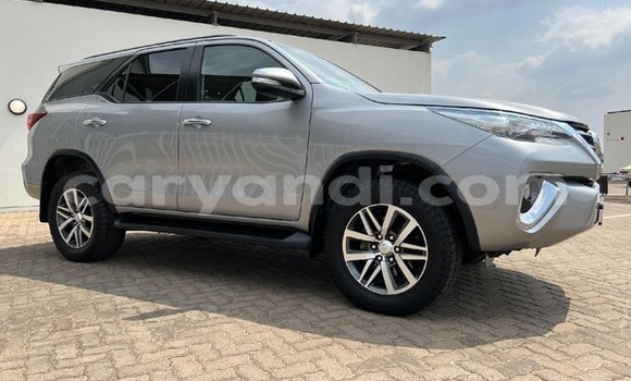 Acheter Occasion Voiture Toyota Fortuner Gris à Lusaka, Zambie Acheter Occasion Voiture Toyota Fortuner Gris à Lusaka, Zambie