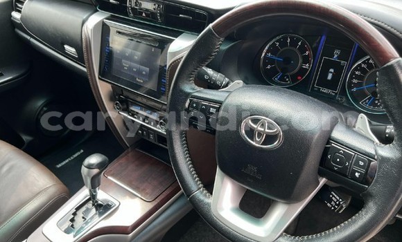 Acheter Occasion Voiture Toyota Fortuner Gris à Lusaka, Zambie Acheter Occasion Voiture Toyota Fortuner Gris à Lusaka, Zambie