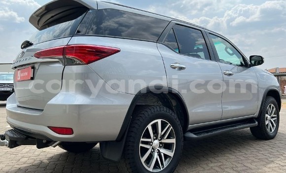 Acheter Occasion Voiture Toyota Fortuner Gris à Lusaka, Zambie Acheter Occasion Voiture Toyota Fortuner Gris à Lusaka, Zambie