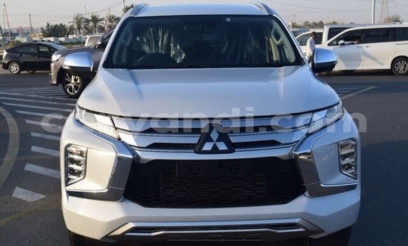 Nunua Ilio tumika Mitsubishi Pajero Sport Nyeupe Gari ndani ya Lusaka nchini Zambia Nunua Ilio tumika Mitsubishi Pajero Sport Nyeupe Gari ndani ya Lusaka nchini Zambia