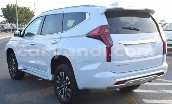 Nunua Ilio tumika Mitsubishi Pajero Sport Nyeupe Gari ndani ya Lusaka nchini Zambia Nunua Ilio tumika Mitsubishi Pajero Sport Nyeupe Gari ndani ya Lusaka nchini Zambia