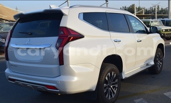 Nunua Ilio tumika Mitsubishi Pajero Sport Nyeupe Gari ndani ya Lusaka nchini Zambia Nunua Ilio tumika Mitsubishi Pajero Sport Nyeupe Gari ndani ya Lusaka nchini Zambia