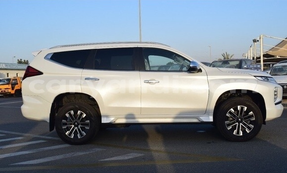 Nunua Ilio tumika Mitsubishi Pajero Sport Nyeupe Gari ndani ya Lusaka nchini Zambia Nunua Ilio tumika Mitsubishi Pajero Sport Nyeupe Gari ndani ya Lusaka nchini Zambia