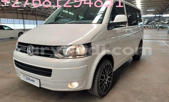 Nunua Ilio tumika Volkswagen Caravelle Nyeupe Gari ndani ya Lusaka nchini Zambia Nunua Ilio tumika Volkswagen Caravelle Nyeupe Gari ndani ya Lusaka nchini Zambia
