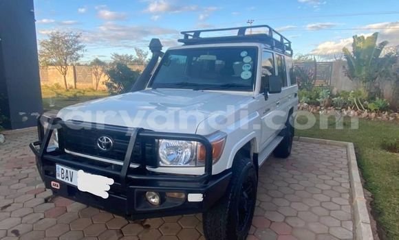 Acheter Occasion Voiture Toyota Land Cruiser Blanc à Lusaka, Zambie Acheter Occasion Voiture Toyota Land Cruiser Blanc à Lusaka, Zambie