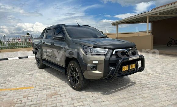 Buy Used Toyota Hilux Green Car in Lusaka in Zambia