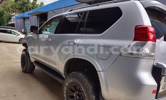 Acheter Occasion Voiture Toyota Land Cruiser Prado Gris à Lusaka, Zambie Acheter Occasion Voiture Toyota Land Cruiser Prado Gris à Lusaka, Zambie