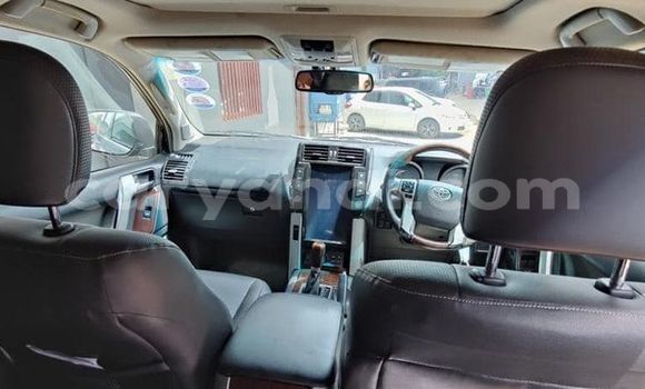 Acheter Occasion Voiture Toyota Land Cruiser Prado Gris à Lusaka, Zambie Acheter Occasion Voiture Toyota Land Cruiser Prado Gris à Lusaka, Zambie