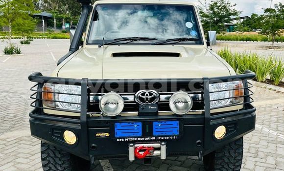 Nunua Ilio tumika Toyota Land Cruiser Brown Gari ndani ya Lusaka nchini Zambia Nunua Ilio tumika Toyota Land Cruiser Brown Gari ndani ya Lusaka nchini Zambia