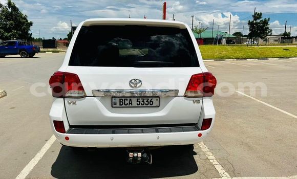 Acheter Occasion Voiture Toyota Land Cruiser Blanc à Lusaka, Zambie Acheter Occasion Voiture Toyota Land Cruiser Blanc à Lusaka, Zambie
