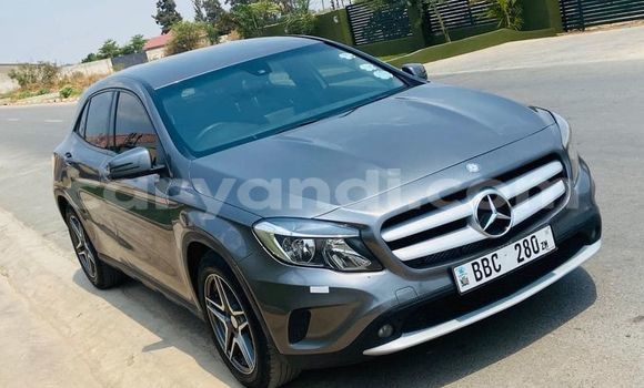 Tenga Tsaru Mercedes‒Benz GLA-klasse Sirivha Mota in Lusaka in Zambia