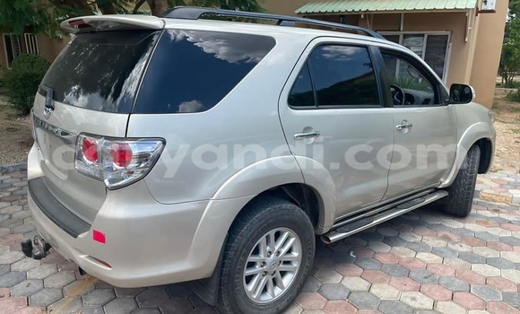 Acheter Occasion Voiture Toyota Fortuner Gris à Lusaka, Zambie Acheter Occasion Voiture Toyota Fortuner Gris à Lusaka, Zambie