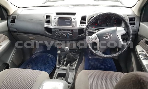 Acheter Occasion Voiture Toyota Hilux Gris à Lusaka, Zambie Acheter Occasion Voiture Toyota Hilux Gris à Lusaka, Zambie