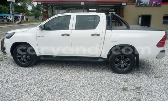 Buy Used Toyota Hilux White Car in Lusaka in Zambia