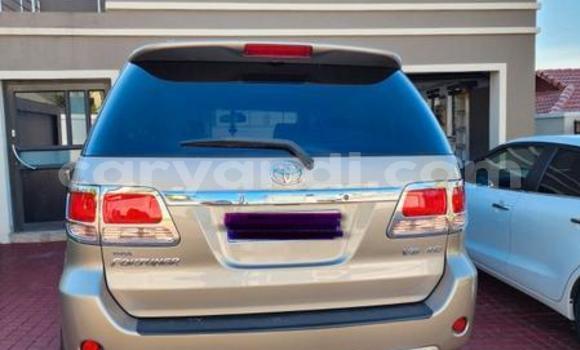 Nunua Ilio tumika Toyota Fortuner Fedha Gari ndani ya Lusaka nchini Zambia Nunua Ilio tumika Toyota Fortuner Fedha Gari ndani ya Lusaka nchini Zambia