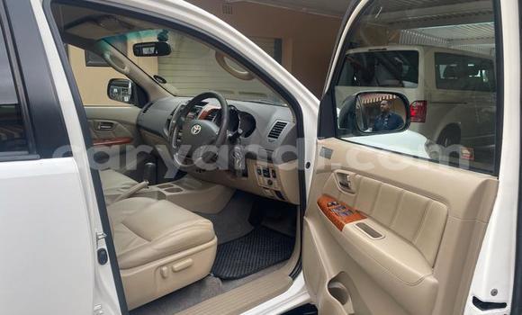 Nunua Ilio tumika Toyota Fortuner Nyeupe Gari ndani ya Lusaka nchini Zambia Nunua Ilio tumika Toyota Fortuner Nyeupe Gari ndani ya Lusaka nchini Zambia