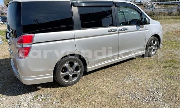 Acheter Occasion Voiture Honda FR-V Gris à Lusaka, Zambie