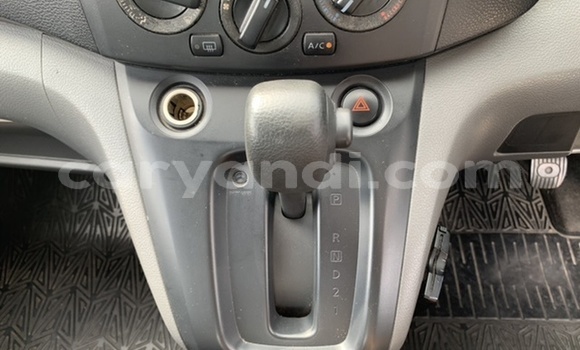 Acheter Occasion Voiture Nissan NV200 Rouge à Chingola, Zambie Acheter Occasion Voiture Nissan NV200 Rouge à Chingola, Zambie