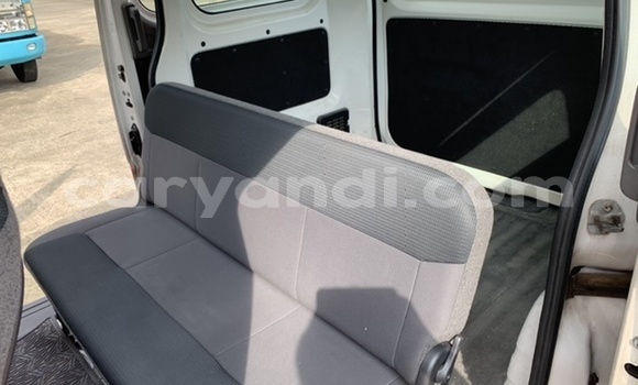 Acheter Occasion Voiture Nissan NV200 Rouge à Chingola, Zambie Acheter Occasion Voiture Nissan NV200 Rouge à Chingola, Zambie