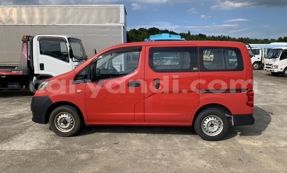 Acheter Occasion Voiture Nissan NV200 Rouge à Chingola, Zambie Acheter Occasion Voiture Nissan NV200 Rouge à Chingola, Zambie
