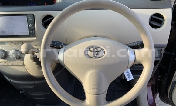 Buy Used Toyota Sienta Red Car in Livingstone in Zambia Buy Used Toyota Sienta Red Car in Livingstone in Zambia